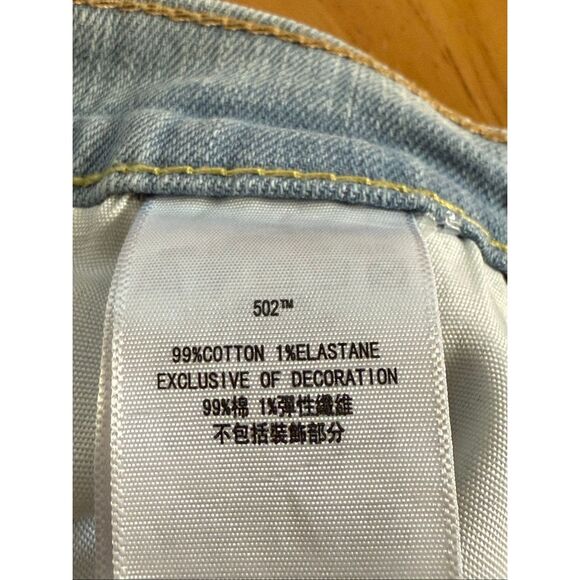 Levi’s 502™ Regular Taper Jeans in light wash denim – Size W28 L28. 16Reg - Picture 10 of 12